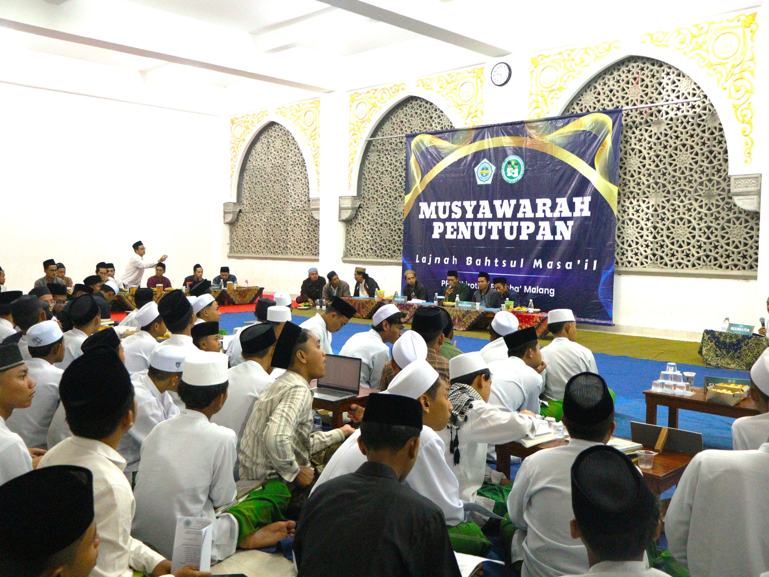Musyawarah penutupan Bahtsul Masail Shirothul Fuqoha di Pondok Pesantren Salafiyah Shirothul Fuqoha Malang.